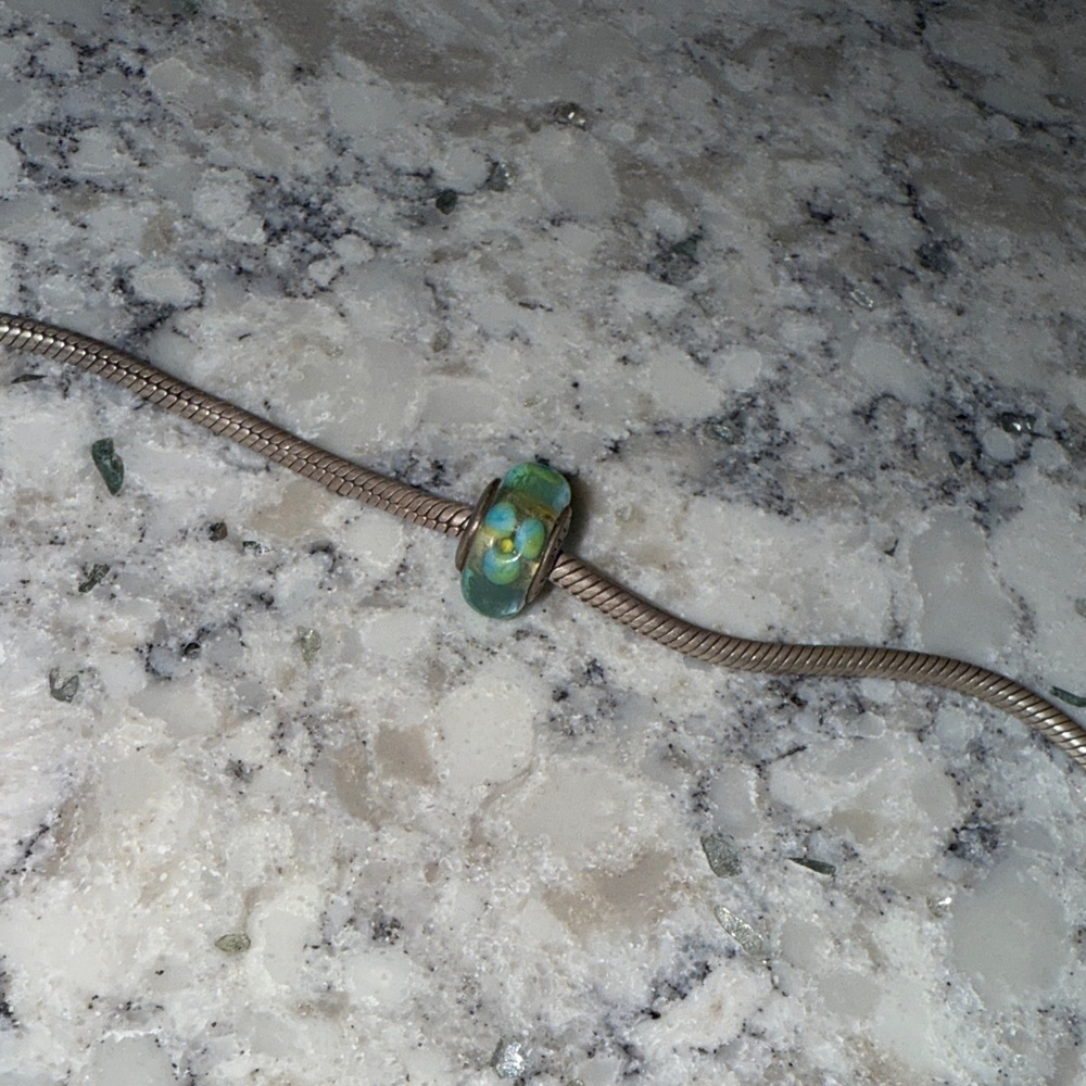 Pandora flower print glass bead